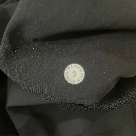 Lululemon Stretch High Rise 7/8 Pants - Camo Size 2 - Picture 4 of 9